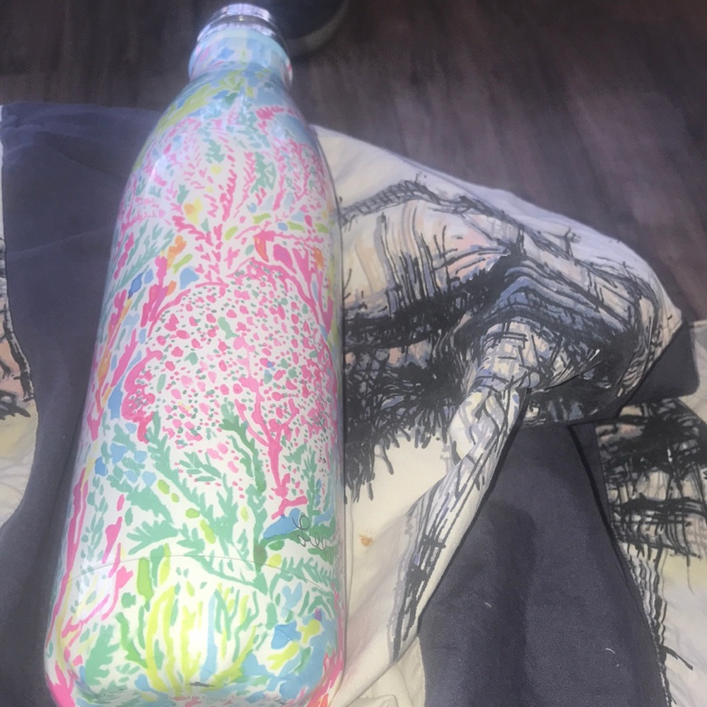 Asis Lilly Pulitzer water bottle